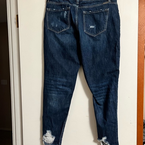 Wild Oak Boutique KanCan Distressed Blue Jeans - Picture 2 of 12